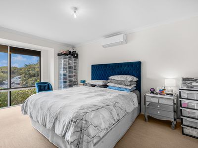 37 Millot Vista, Caversham