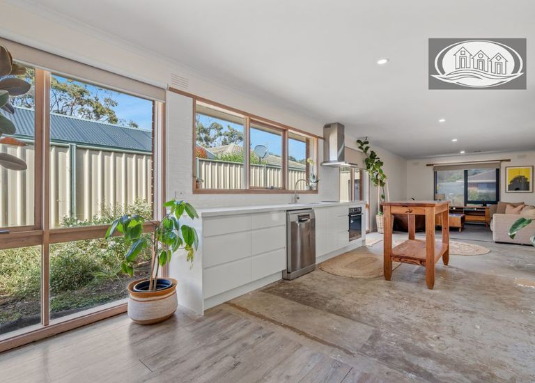 16 Webb Court, Portland