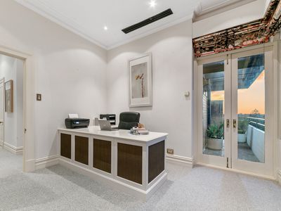 25 / 4 Crawley Avenue, Crawley