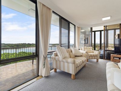 The Penthouse / 20 Endeavour Parade, Tweed Heads