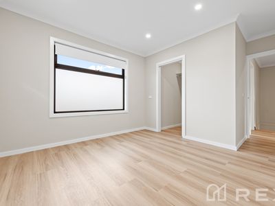 2 / 8 Landhill Court, Hallam