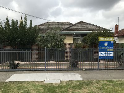 8 Colonel Street, Clayton