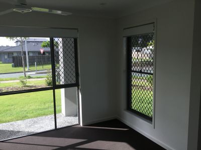 1 / 14 Azure Way, Coomera