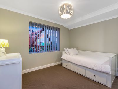 102 Seaside Avenue, Yanchep