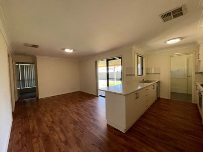 27 Arthur Summons Street, Dubbo