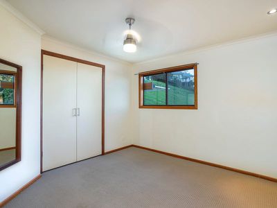 Upstairs Unit / 79 Balmoral Road, Montville