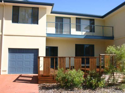 2 / 31 Bent Street, Tuncurry