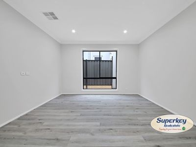 8 Tolhurst Street, Tarneit
