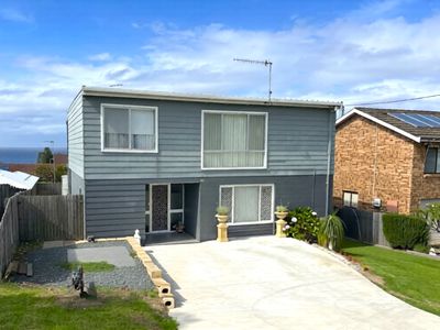 48 Sunset Boulevard, Kianga