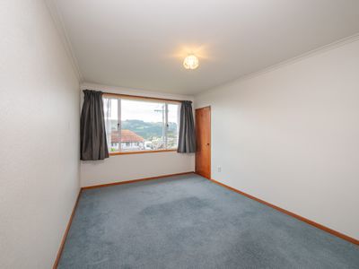 35 Columba Avenue, Calton Hill
