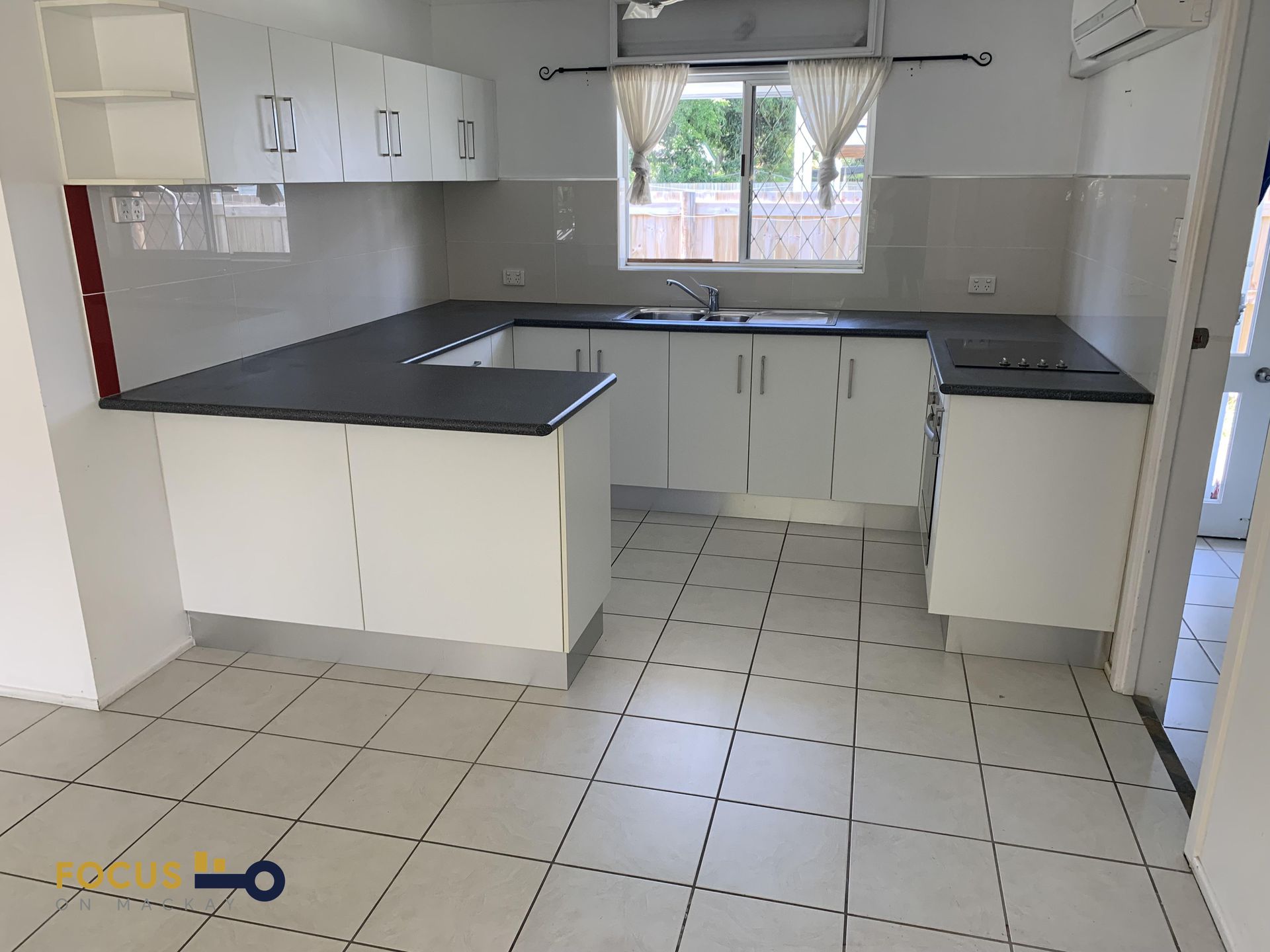 2 / 5 Symons Street, South Mackay