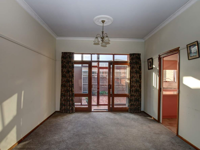 2 Hopkins Drive, Horsham
