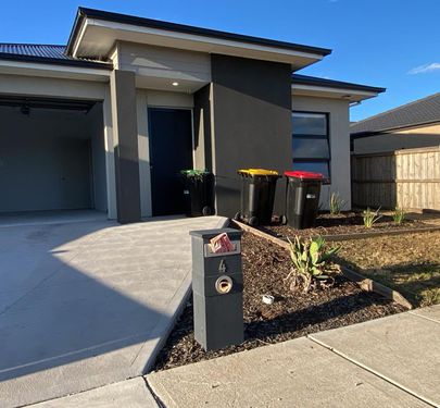 4 BULBINE PLACE, Beveridge