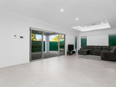 11A Mauldon Mews, Winthrop