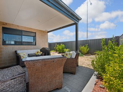 26 Gossan Chase, Piara Waters