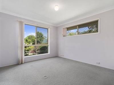 22 Dana Close, Glass House Mountains