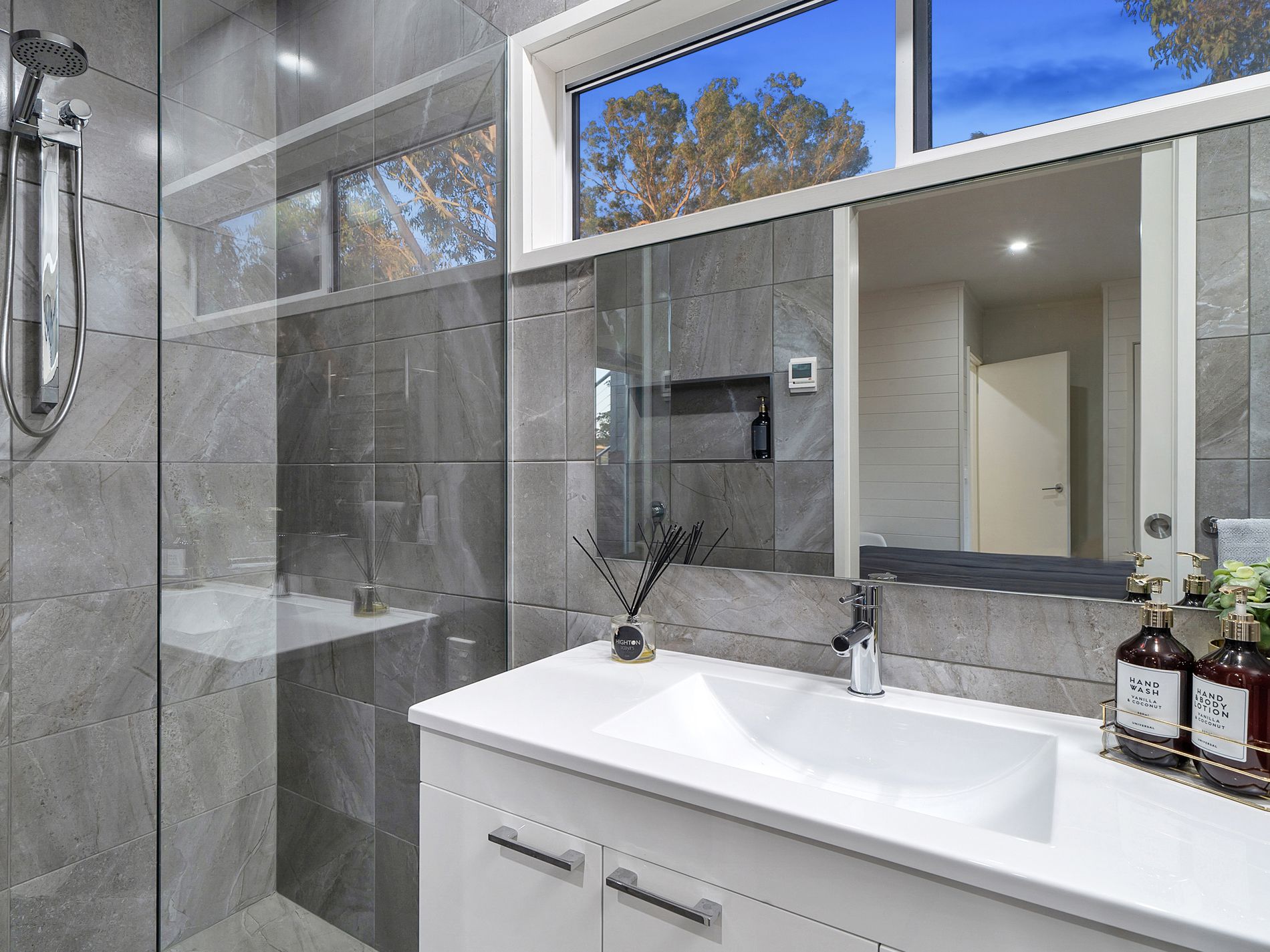 454 Howes Creek Road, Mansfield