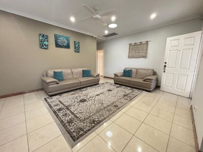 3 / 2 Wilbur Street, Greenacre