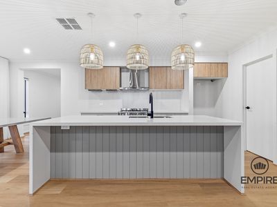 6 Heart Loop, Clyde North