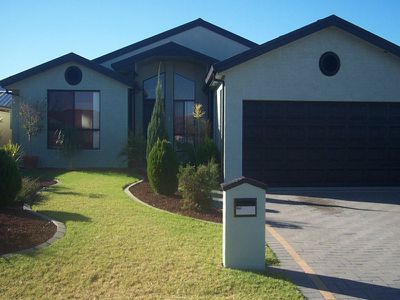 37 Denham Drive, Horsley