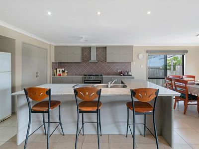 4 Green Way, Rochedale South