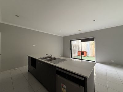 14A Tableland Road, Tarneit