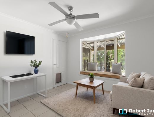 Just Listed - MUST BE SOLD image 9