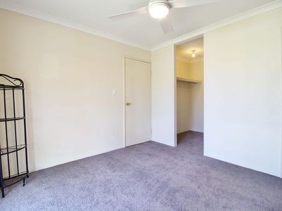 12 Mast Court , Waikiki