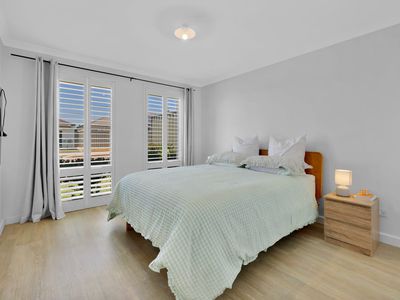 4 Golden Way, Piara Waters