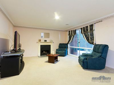 40 Lake View Drive, Narre Warren South