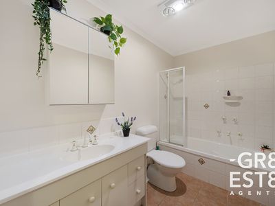 9 Greenshank court , Carrum Downs