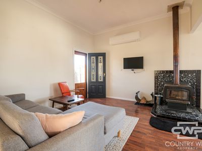 10 Tenterden Street, Guyra