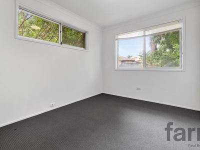 27 Golden Crescent, Southport