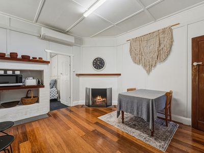 8 Foxlow Street, Captains Flat