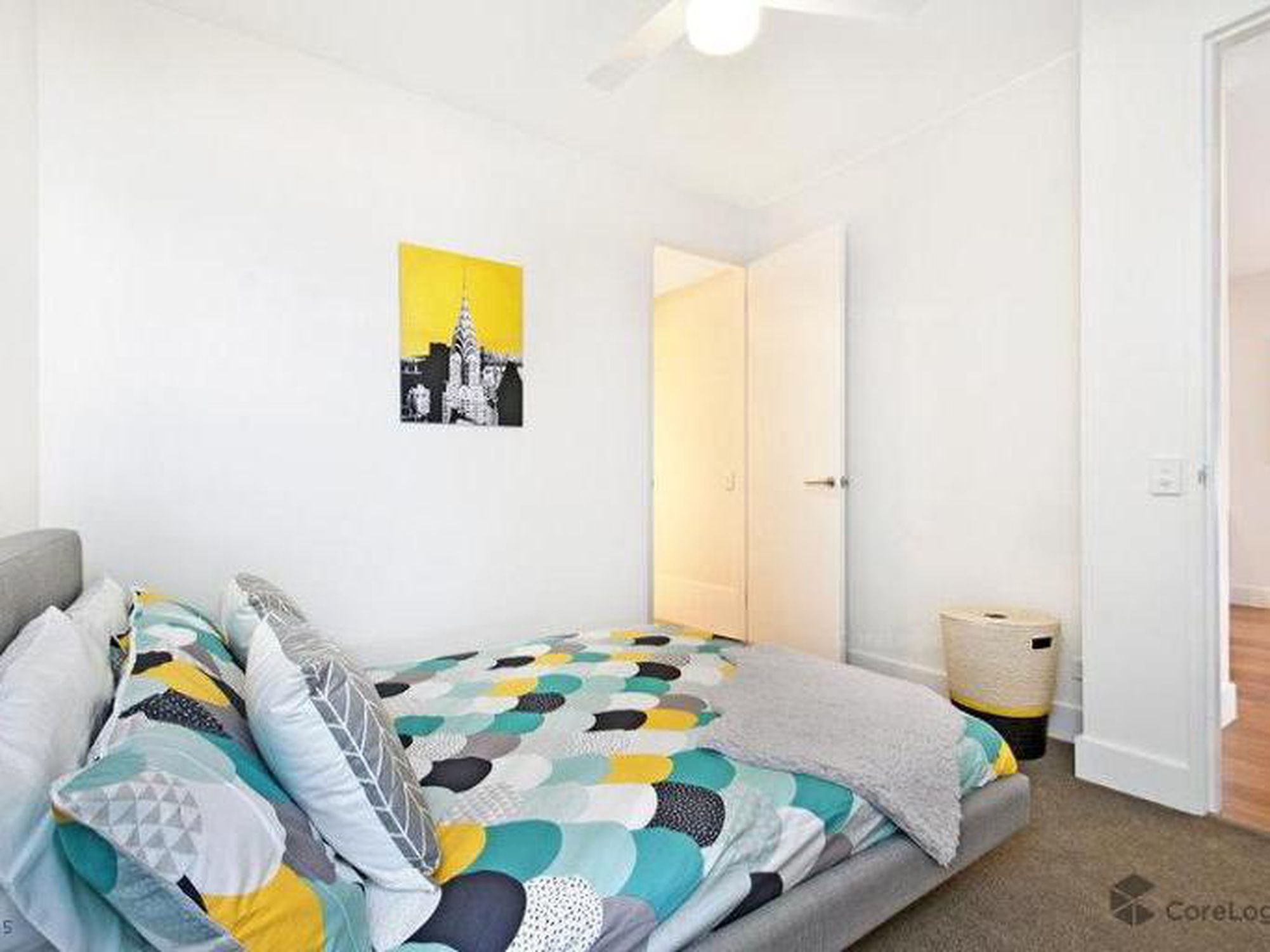 305  301 St. Clair Avenue, St Clair