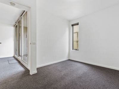 15 / 100 Queensberry Street, Carlton