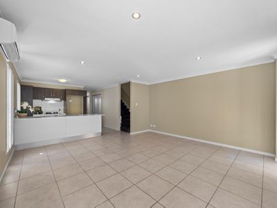 3 / 4 Banksia Road, Coomera