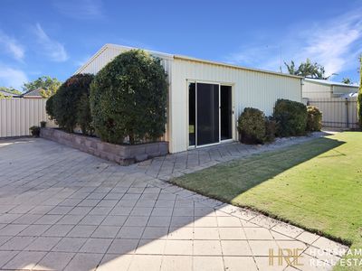 16 Burnett Street, Horsham