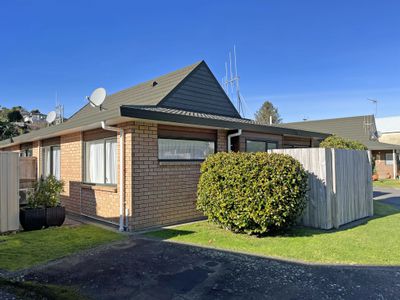 42 / 42 Main Road, Tawa