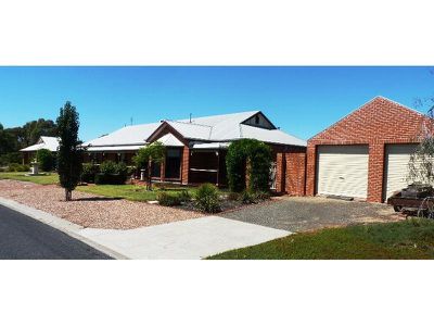 135 Barnes Boulevard, Horsham