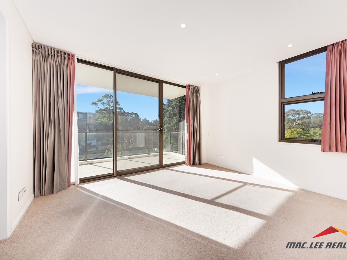 A303 / 43 Little Street, Lane Cove