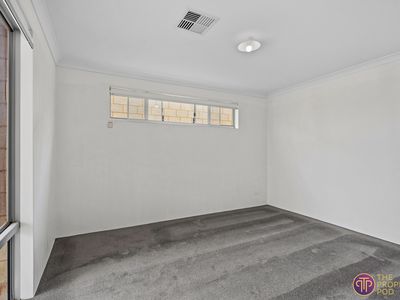 18 Fenchurch Drive, Hilbert