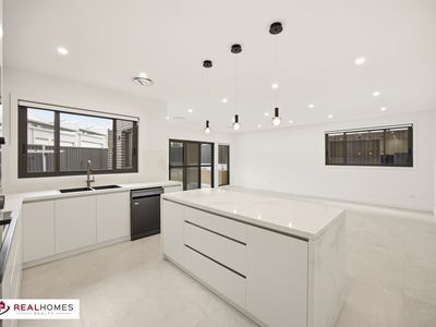 7 Edgewater Drive, Glenmore Park