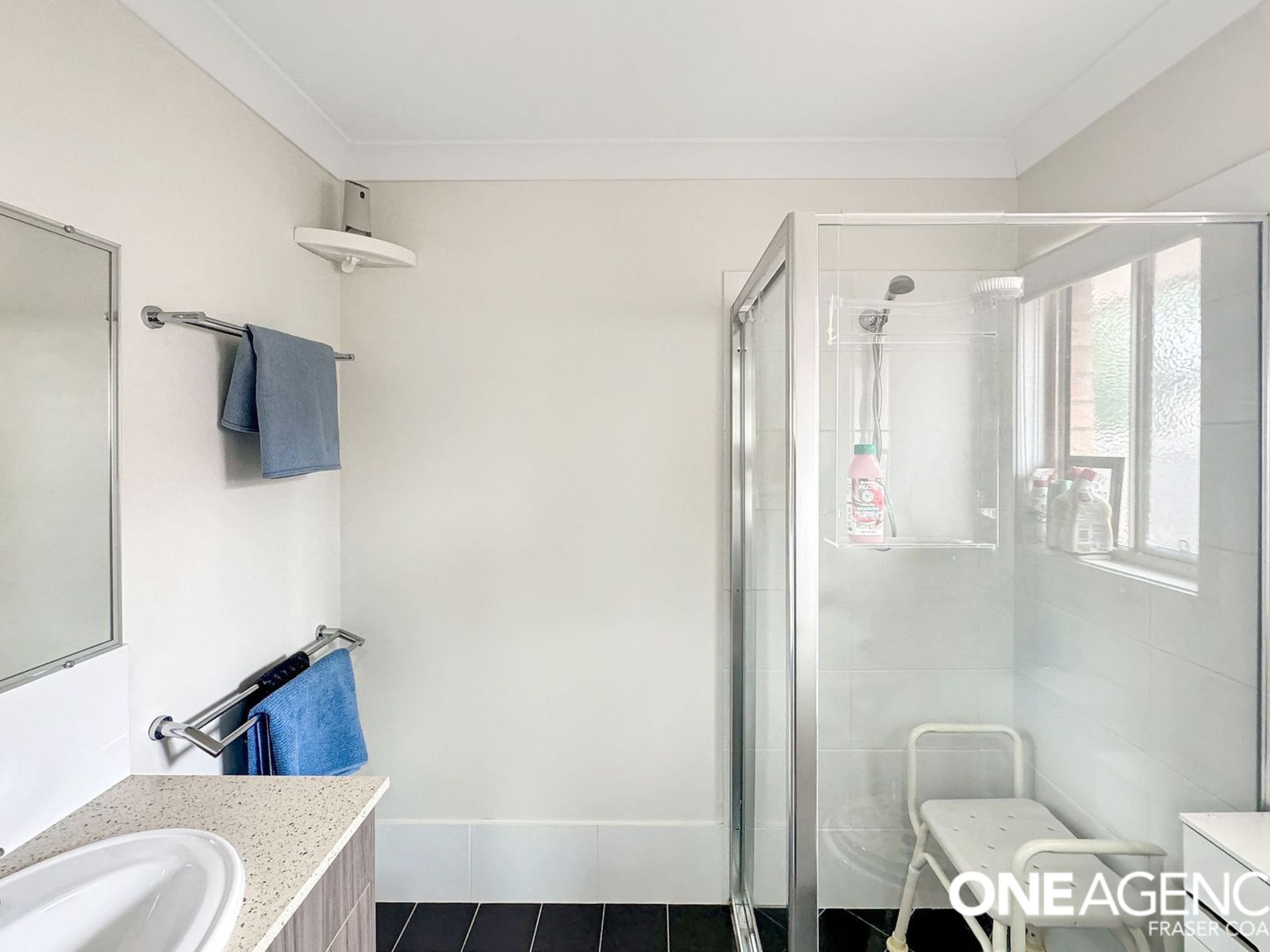 121 / 230 Pulgul Street, Urangan