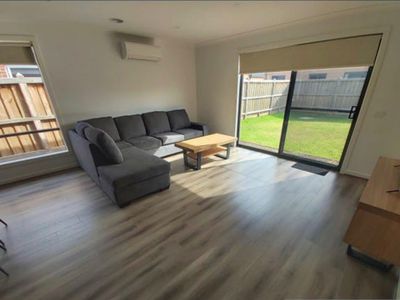 10 Growth Drive, Weir Views