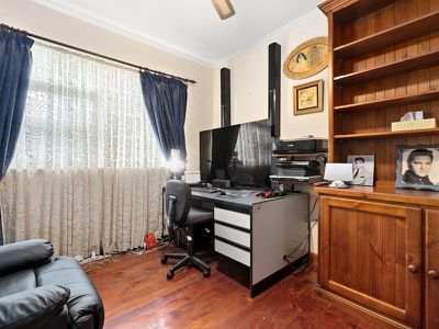 56 Silkes Road, Paradise