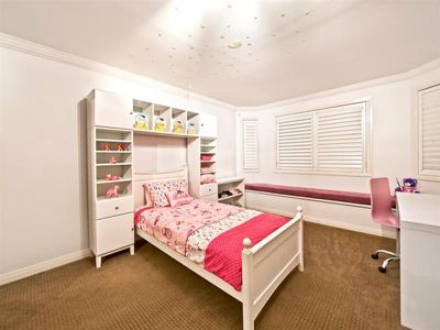 60 Edinburgh Road, Benowa