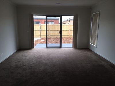 90 Haze Drive, Point Cook