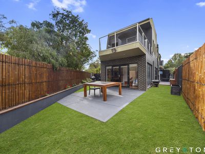 5 / 5-6 Chelsworth Place, Caroline Springs