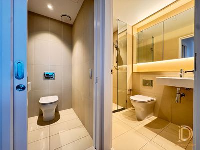 1702 / 915 Collins Street, Docklands